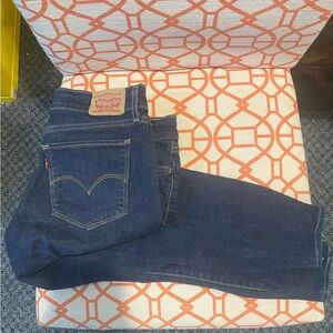 Levi’s Straight Fit Jeans